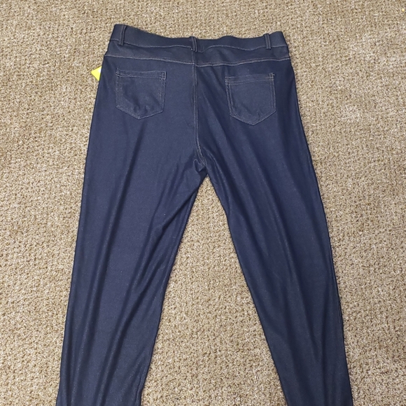 Pants - Picture 2 of 4